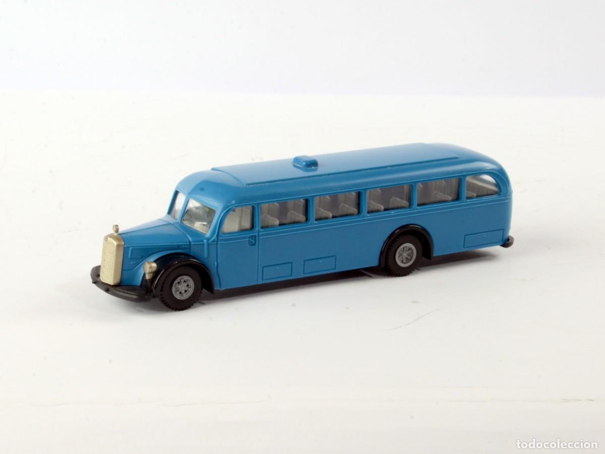 Auto in scala: Brekina Escala 1:87 Autocar Mercedes Benz O5000 Azul