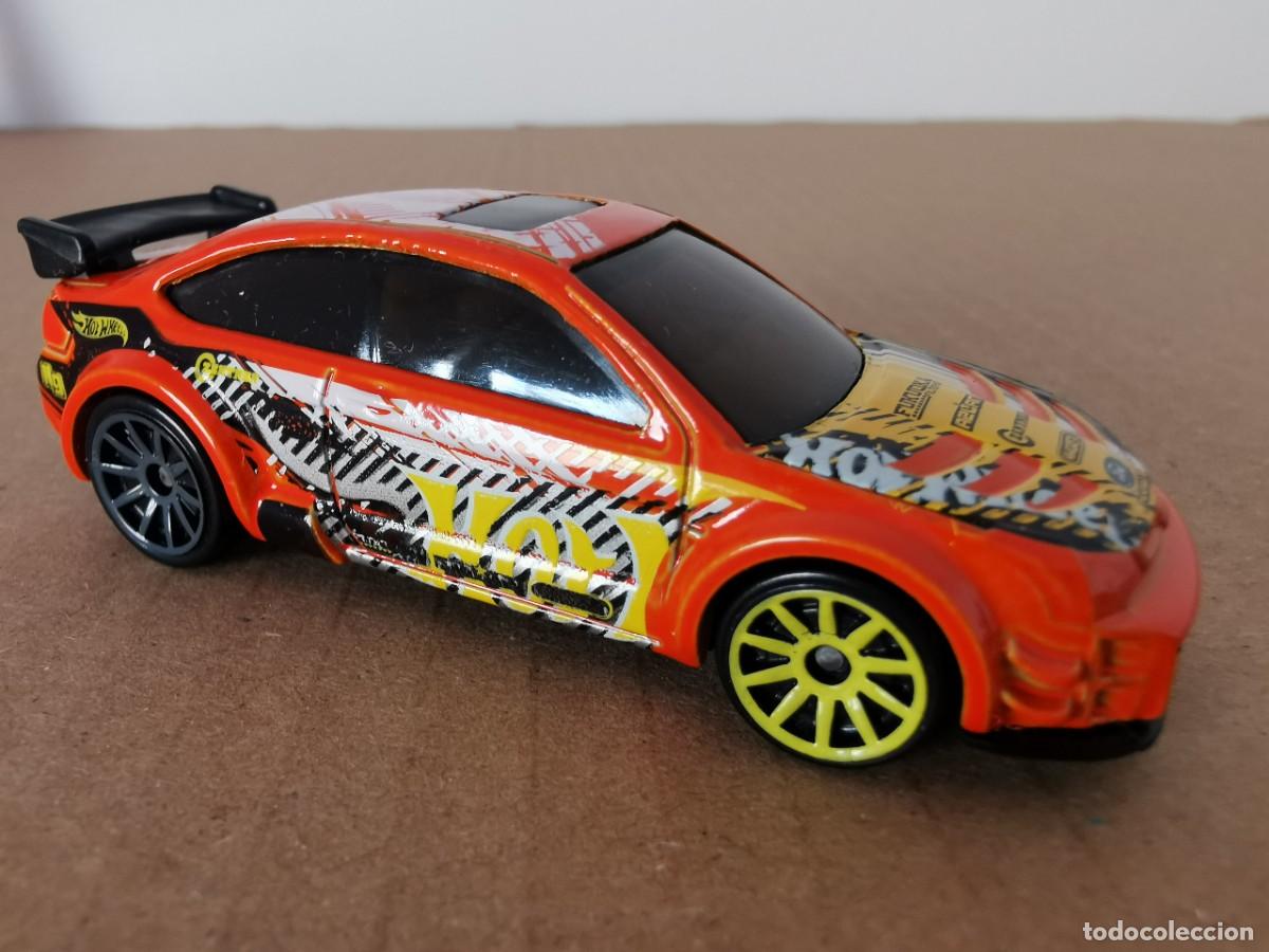 Coches a escala: Ford Focus HotWheels 1/64 - Foto 1