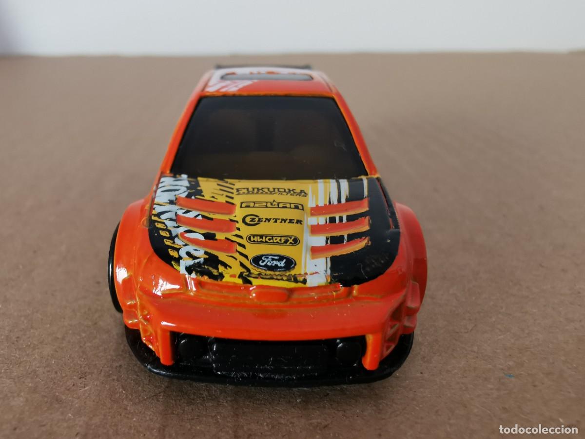 Coches a escala: Ford Focus HotWheels 1/64 - Foto 2