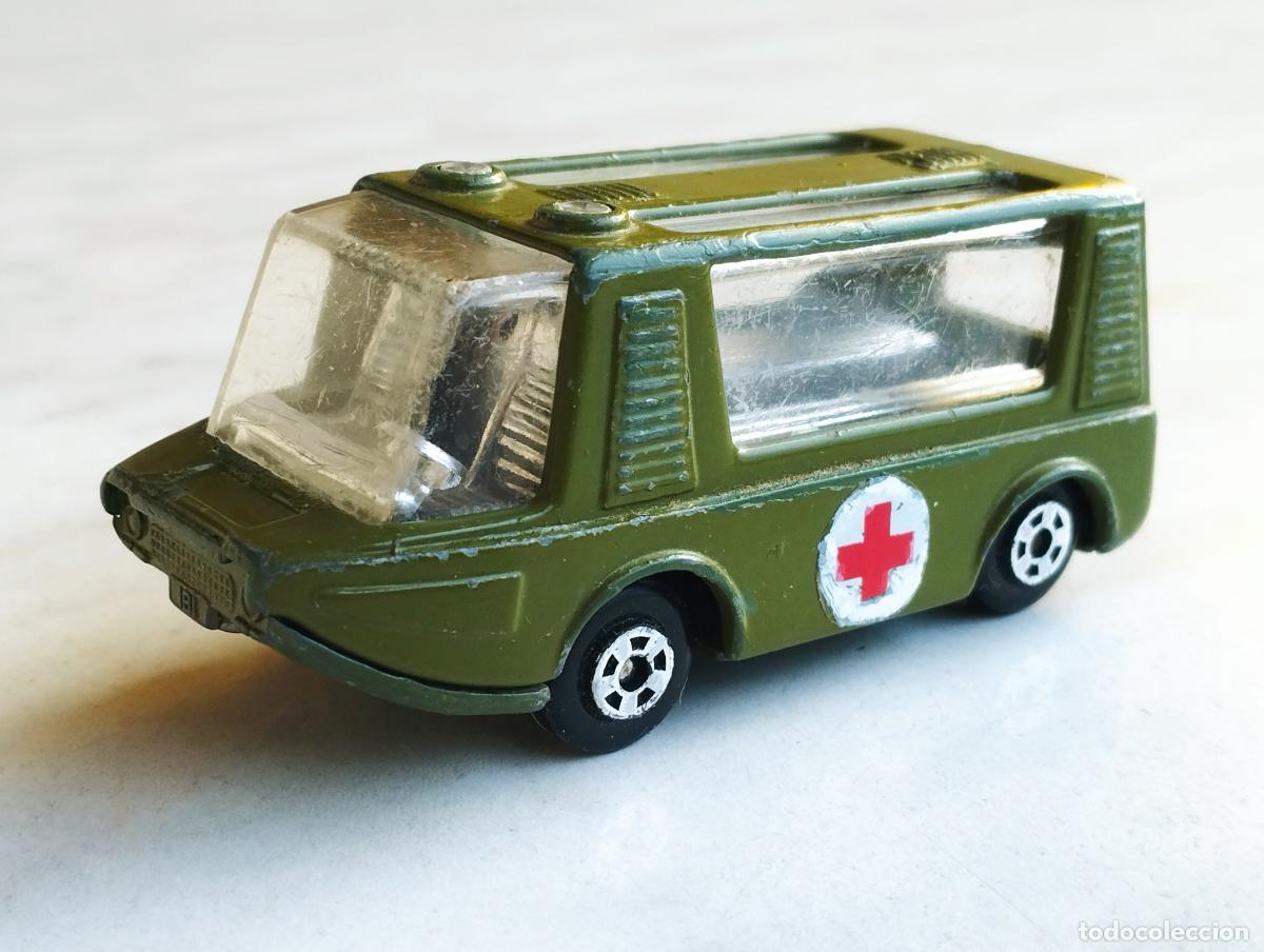 Coches a escala: FURGONETA AMBULANCIA MILITAR STRETCHA FETCHA DE LA MARCA MIRA 1,64
