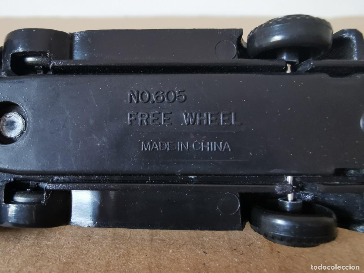 Coches a escala: Coche cl&aacute;sico antiguo 1/64 - Foto 5