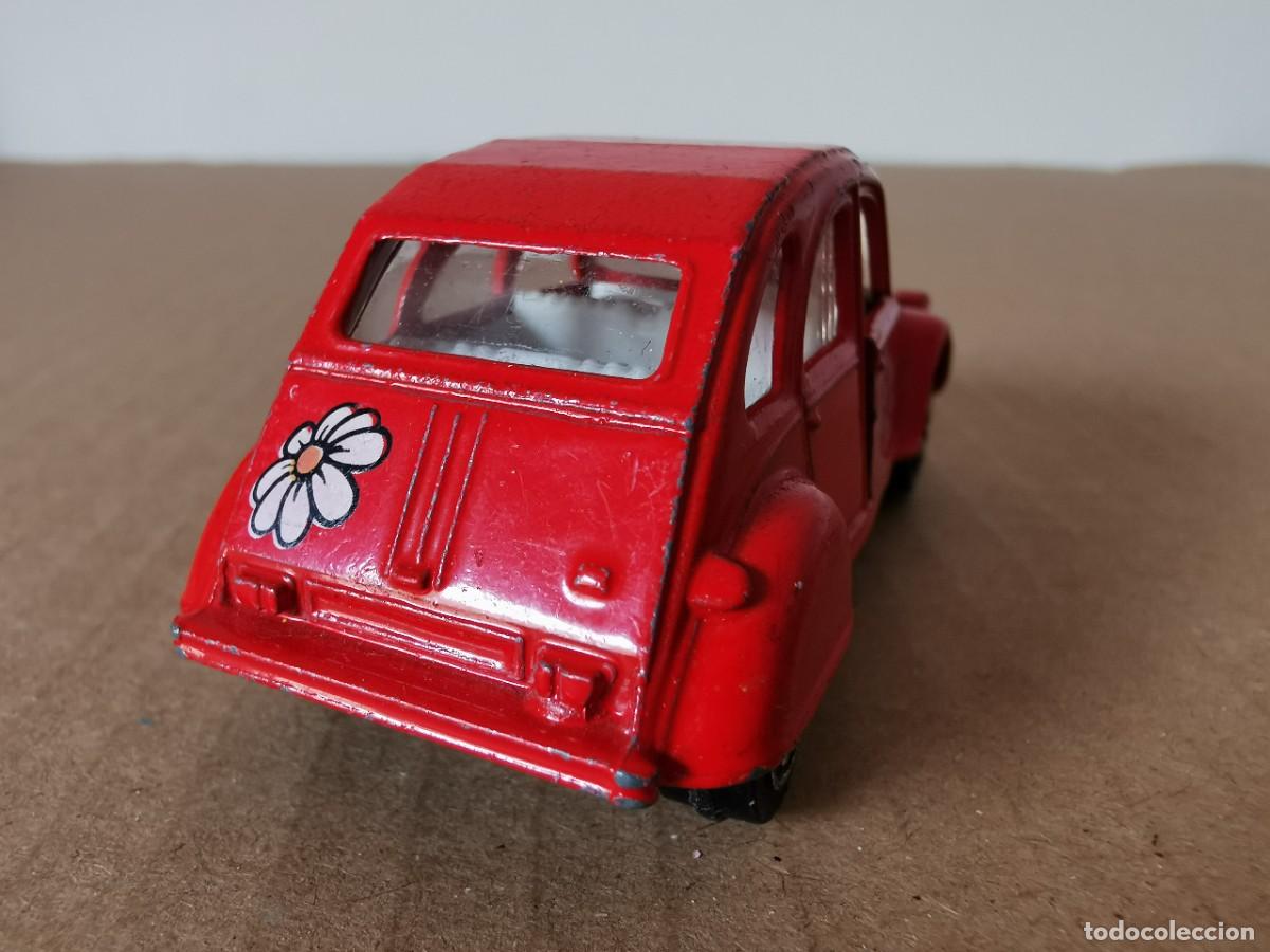 Coches a escala: Citroen 2 CV6 Corgi 1/64 - Foto 4