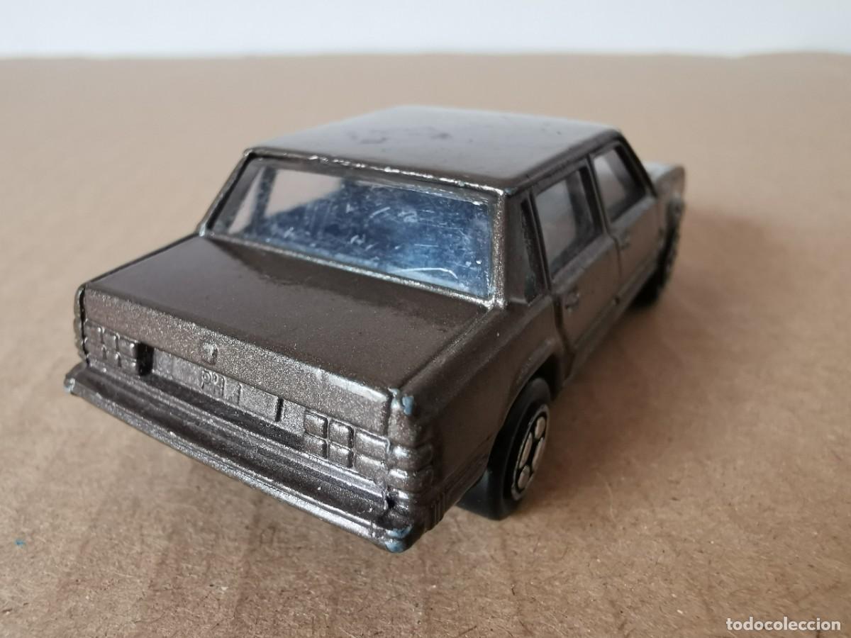 Coches a escala: Volvo 760 Corgi 1/64 - Foto 4