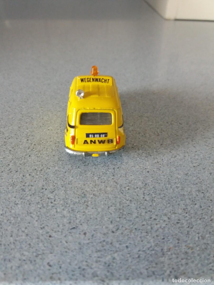Coches a escala: RENAULT AMARILLO AHC 1/64 - Foto 1
