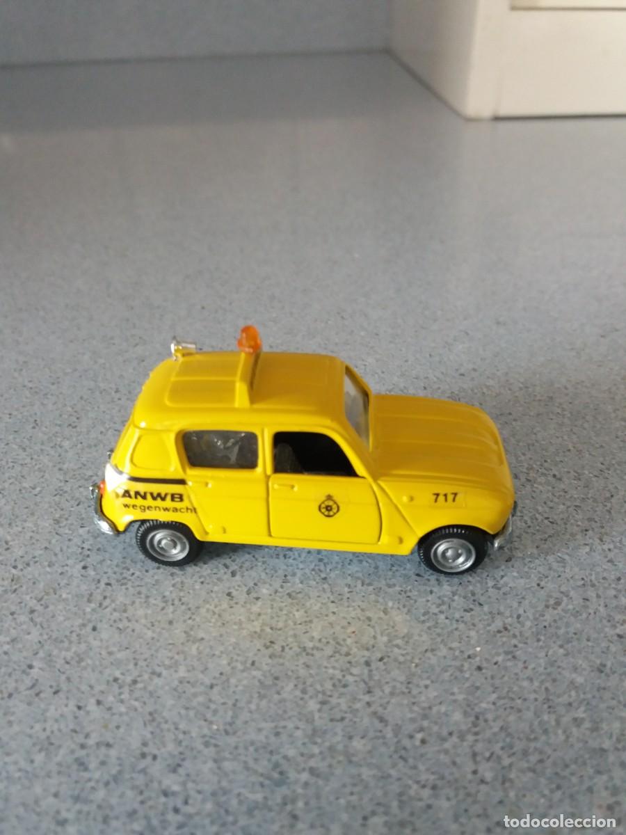 Coches a escala: RENAULT AMARILLO AHC 1/64 - Foto 2