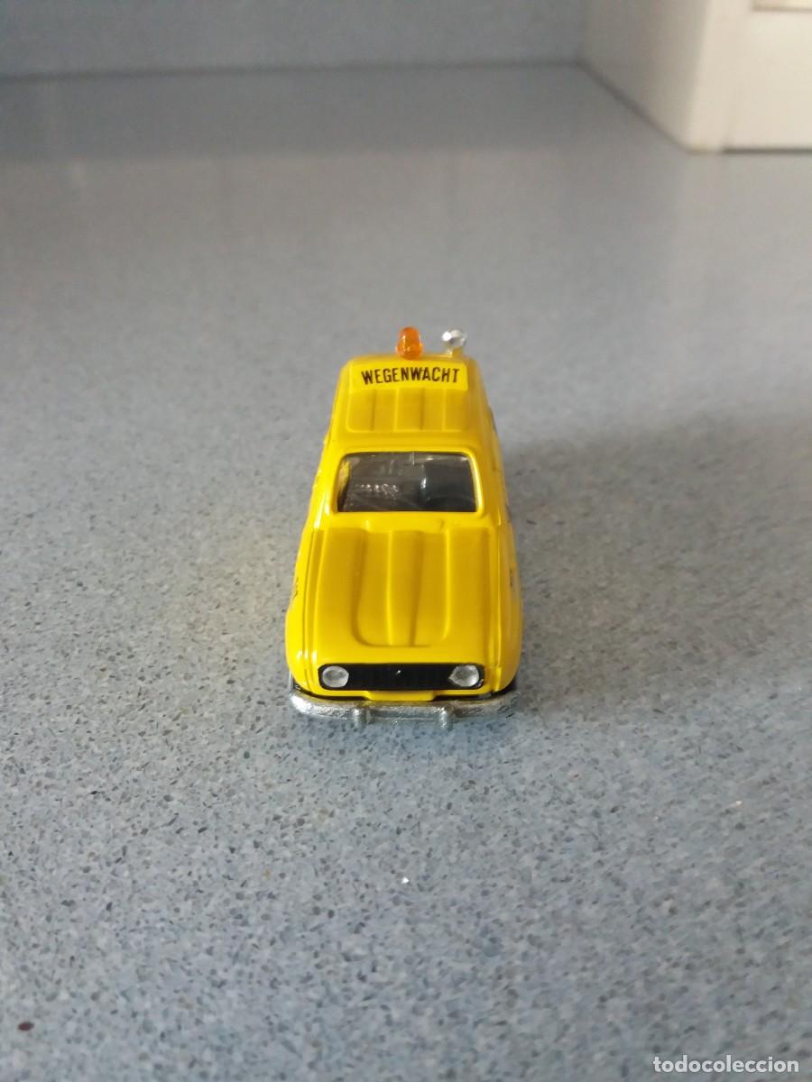 Coches a escala: RENAULT AMARILLO AHC 1/64 - Foto 3