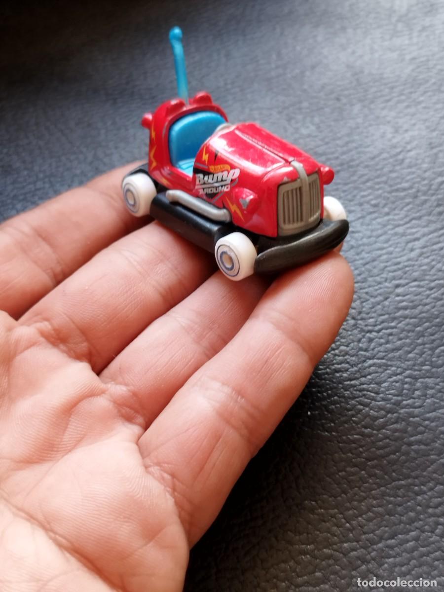 Coches a escala: Coche de juguete Hotwheels FJX87. Coche auto de choque. 2017 Mattel.