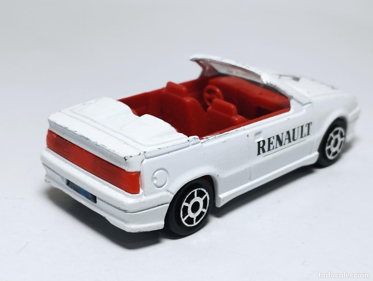 Coches a escala: RENAULT 19 CHAMADE CABRIOLET DE MAJORETTE 1,64 - Foto 3