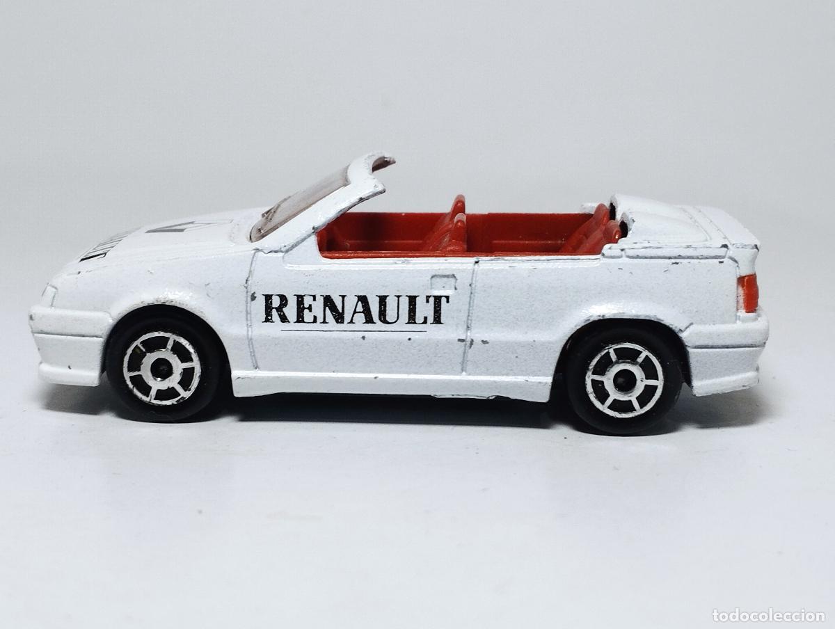 Coches a escala: RENAULT 19 CHAMADE CABRIOLET DE MAJORETTE 1,64 - Foto 4