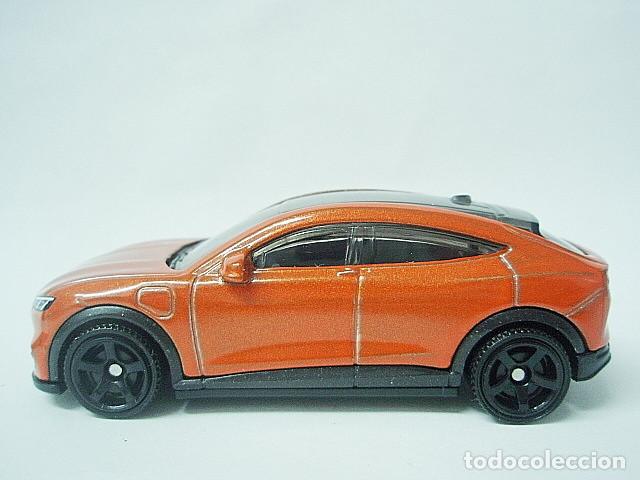 Coches a escala: MATCHBOX MB1303 E * 3 FORD MUSTANG MACH-E DEL 2021 - Foto 1