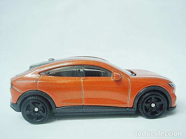 Coches a escala: MATCHBOX MB1303 E * 3 FORD MUSTANG MACH-E DEL 2021 - Foto 2