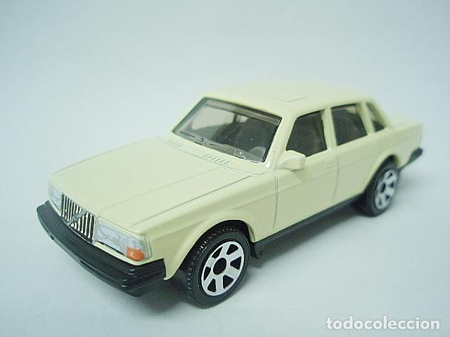 Coches a escala: MATCHBOX MB1344 C * 44 VOLVO 240 DEL 1986