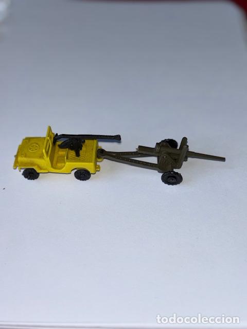Coches a escala: JEEP CON CA&Ntilde;ON DE PLASTICO - Foto 1