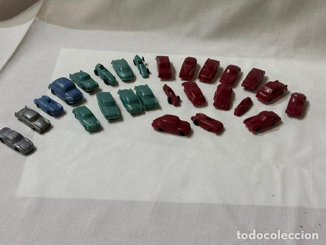 Modellautos: LOTE DE 25 COCHECITOS DEDIFERENTES MODELOS DE PL&Aacute;STICO