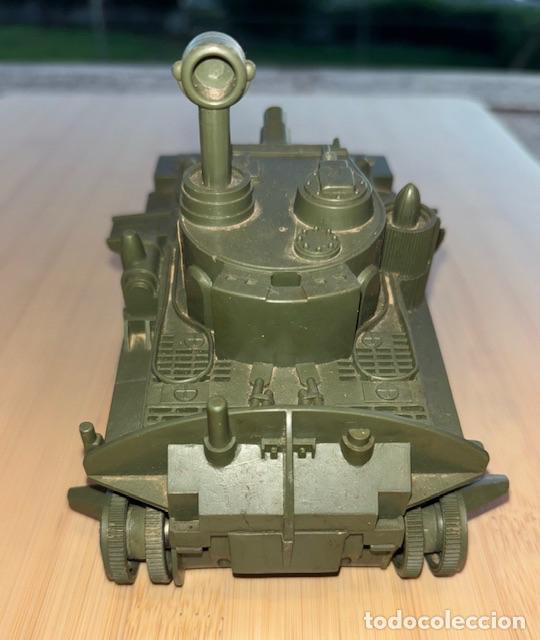 Coches a escala: TANQUE MILTAR DE PLASTICO A PILAS- 13CM X 8.5CM - Foto 5