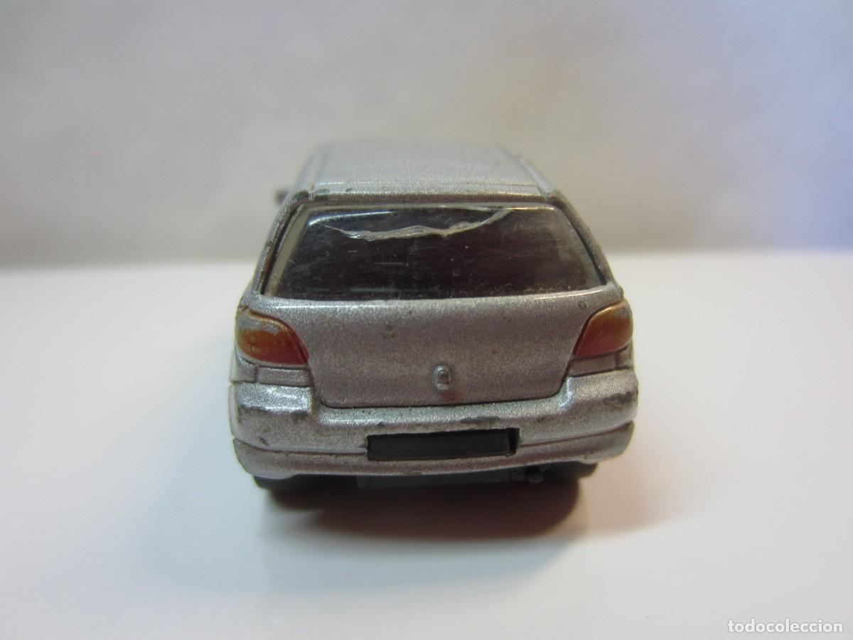 Coches a escala: Toyota Yaris (Majorette Ref 254B) - Foto 5