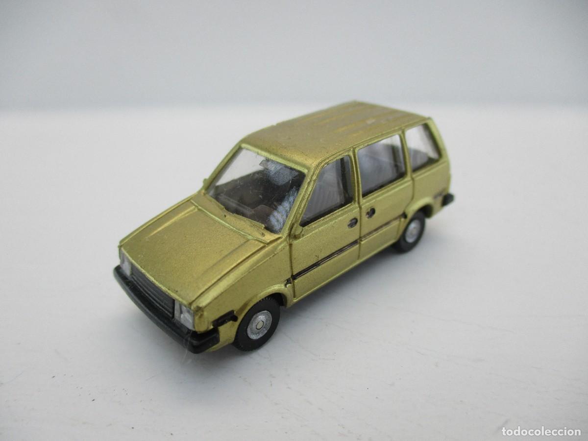 Coches a escala: COCHE ESCALA 1:87 REF B16 - Foto 1