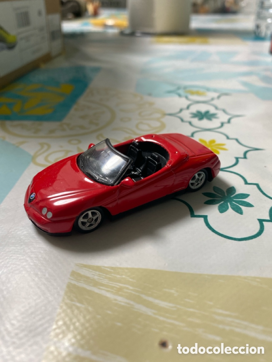 Coches a escala: Coche Alfa Romeo escala 1:43 marca Welly