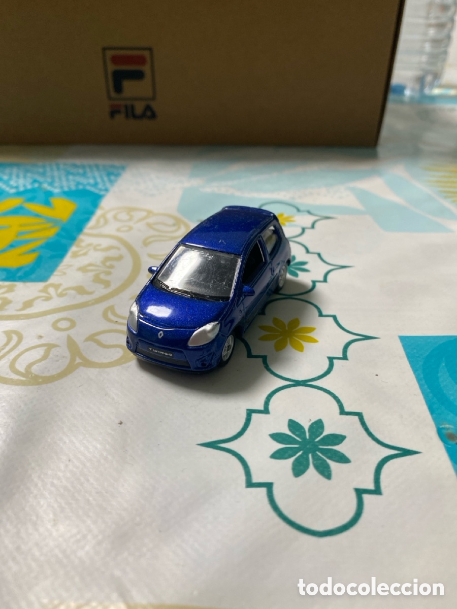 Coches a escala: Coche Renault Twingo II escala 1:64 marca Welly