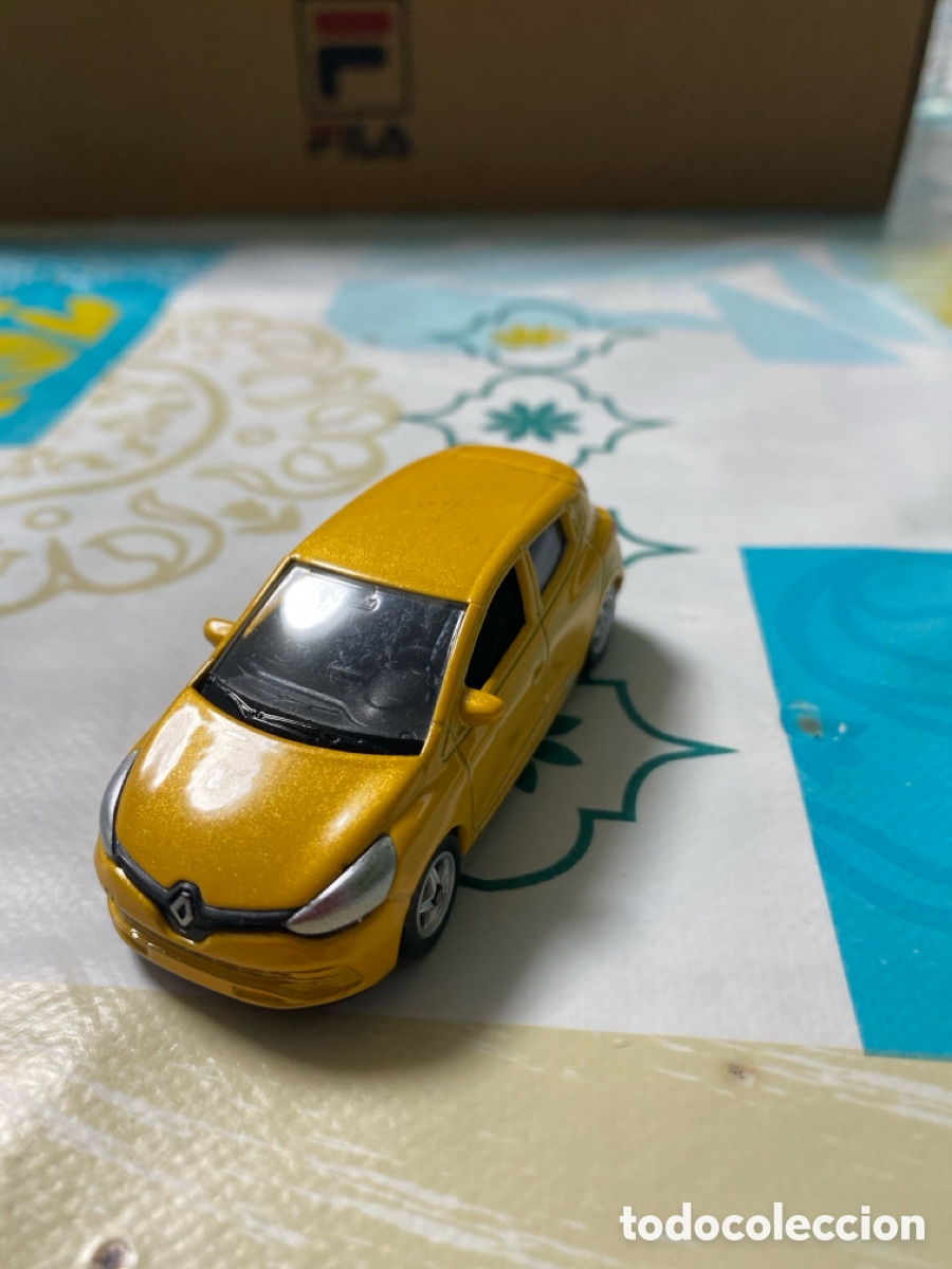 Coches a escala: Coche Renault Cl&iacute;o Rs escala 1:60 marca Welly