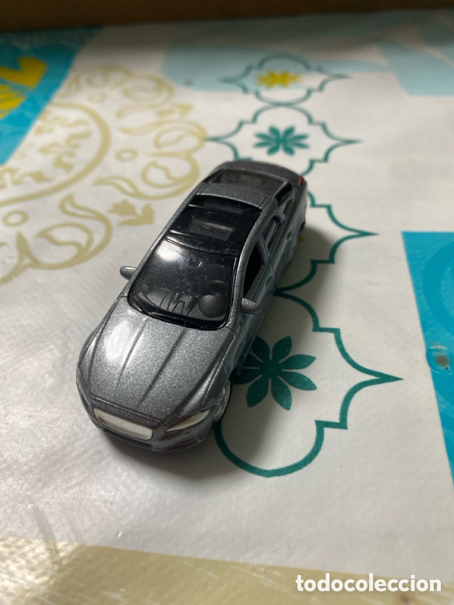 Coches a escala: Coche Jaguar XJ escala 1:43 marca Welly