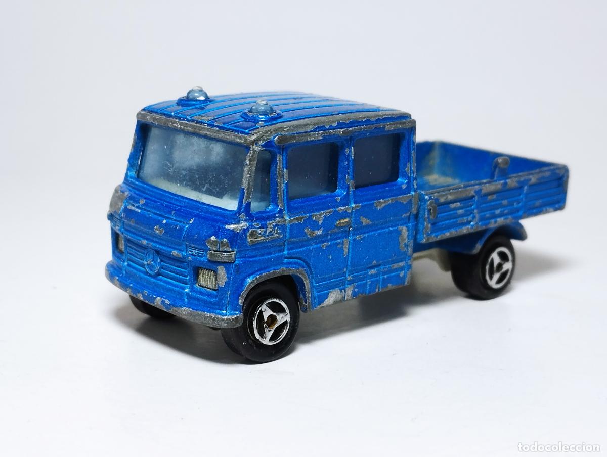 Coches a escala: ANTIGUA FURGONETA MERCEDES BENZ L 406 D DE MAJORETTE 1,64