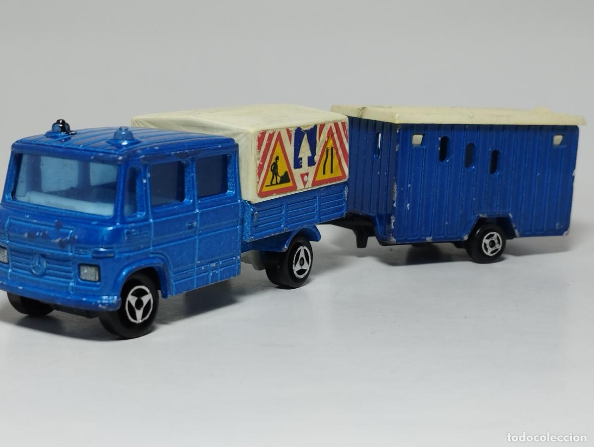 Coches a escala: ANTIGUA FURGONETA MERCEDES BENZ L 406 D CON REMOLQUE SERVICIOS PUBLICOS DE MAJORETTE 1,64