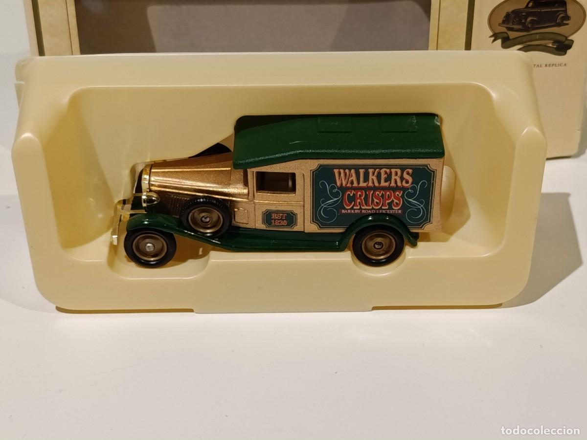 Coches a escala: Coche de metal Lledo Walkers Crisps - Foto 3