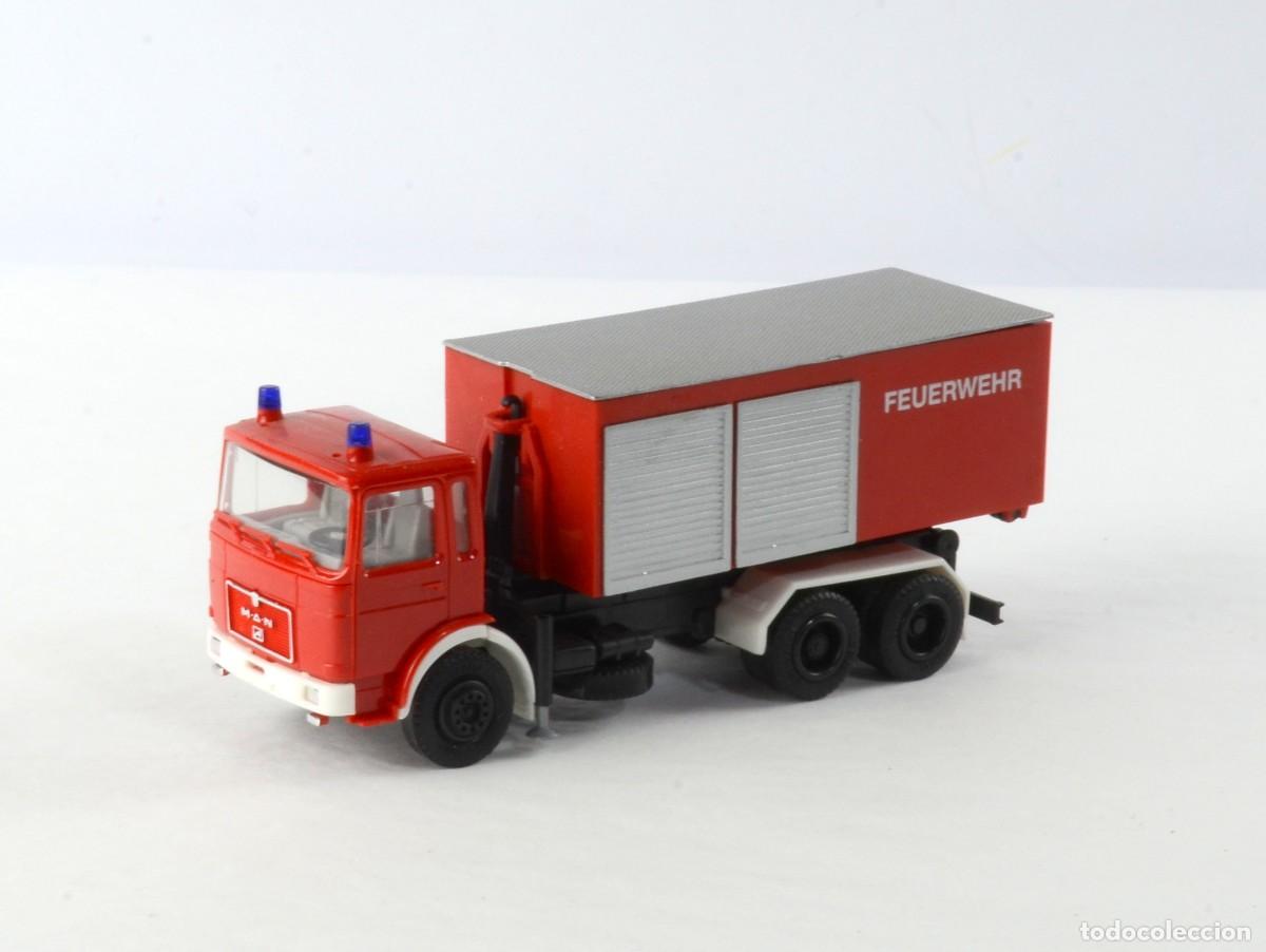 Coches a escala: Herpa Escala 1:87 H0 Cami&oacute;n Bomberos MAN F8 Portacontenedor