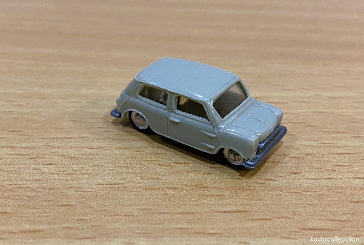 Auto in scala: COCHE MICRO MINIATURAS EKO H0 1/86 n&ordm; 2085 - AUTO MINI MORRIS MG. MADE IN SPAIN EN LA BASE
