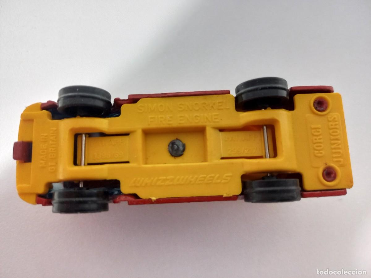 Coches a escala: CORGI JUNIORS 29-C-1. SIMON SNORKEL FIRE ENGINE - Foto 3