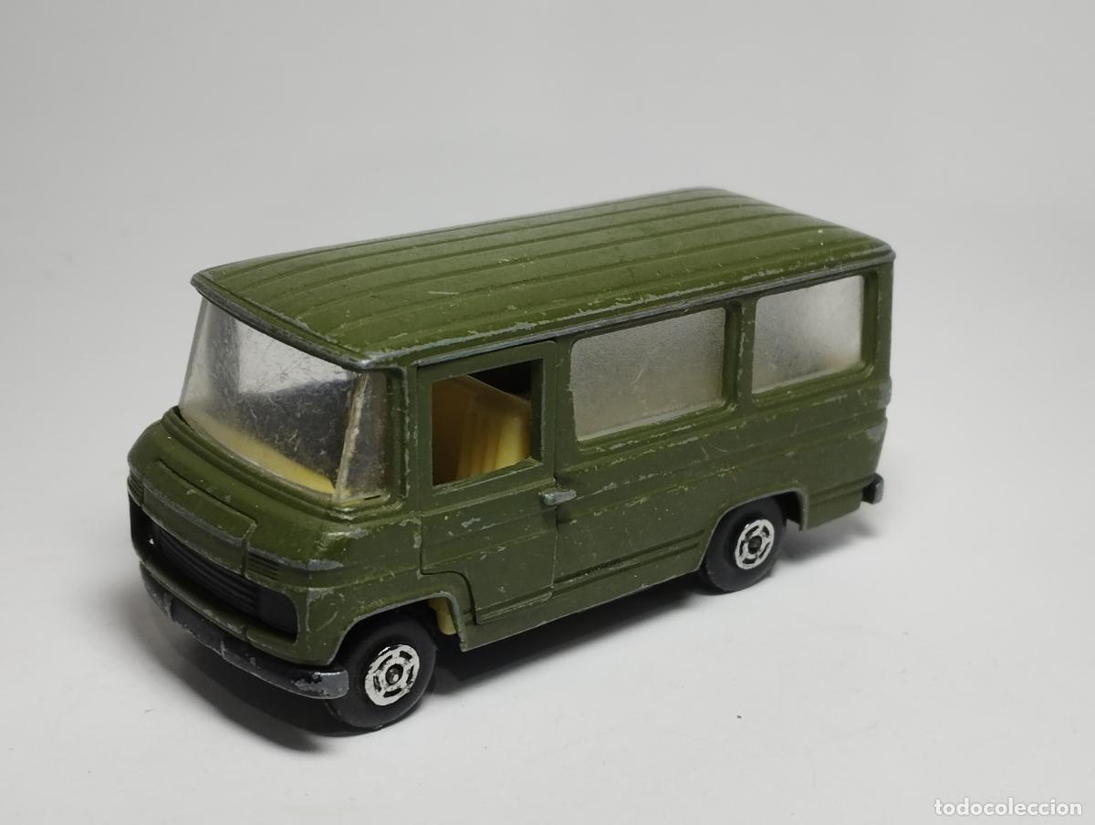 Coches a escala: FURGONETA MERCEDES BENZ L 406 D GUISVAL CAMPEON 1,64 AMBULANCIA MILITAR EJERCITO