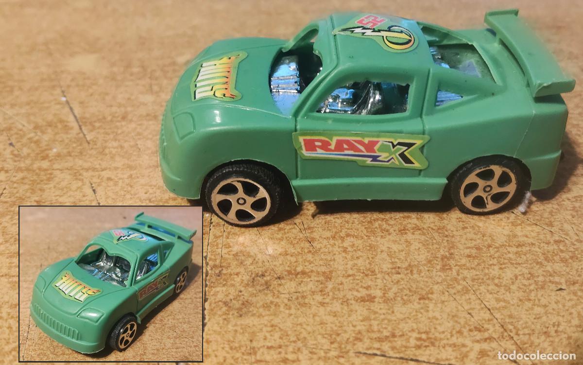 Coches a escala: coche verde de juguete de plastico - Foto 1