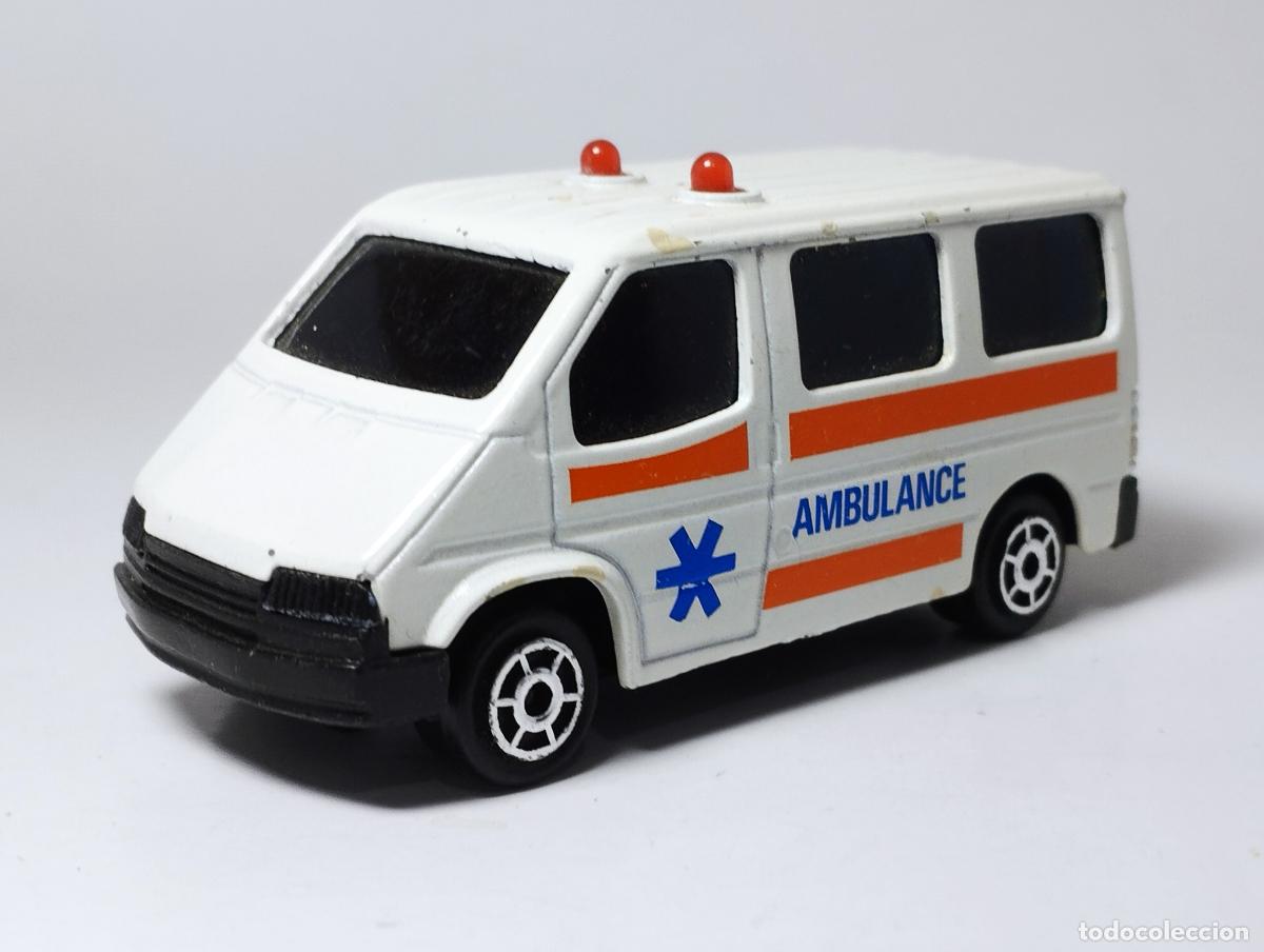 Modellautos: ANTIGUA FURGONETA FORD TRANSIT BLANCA SONIC FLASSES AMBULANCIA DE MAJORETTE 1,64