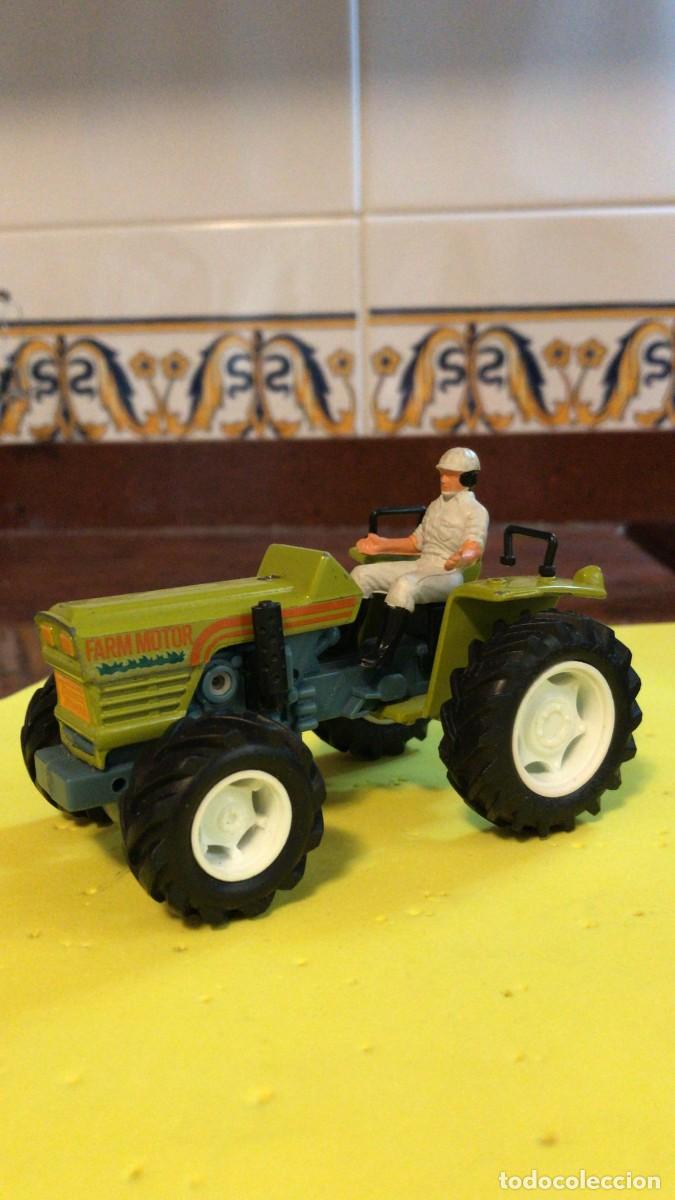 Coches a escala: Tractor met&aacute;lico 10x07 - Foto 1