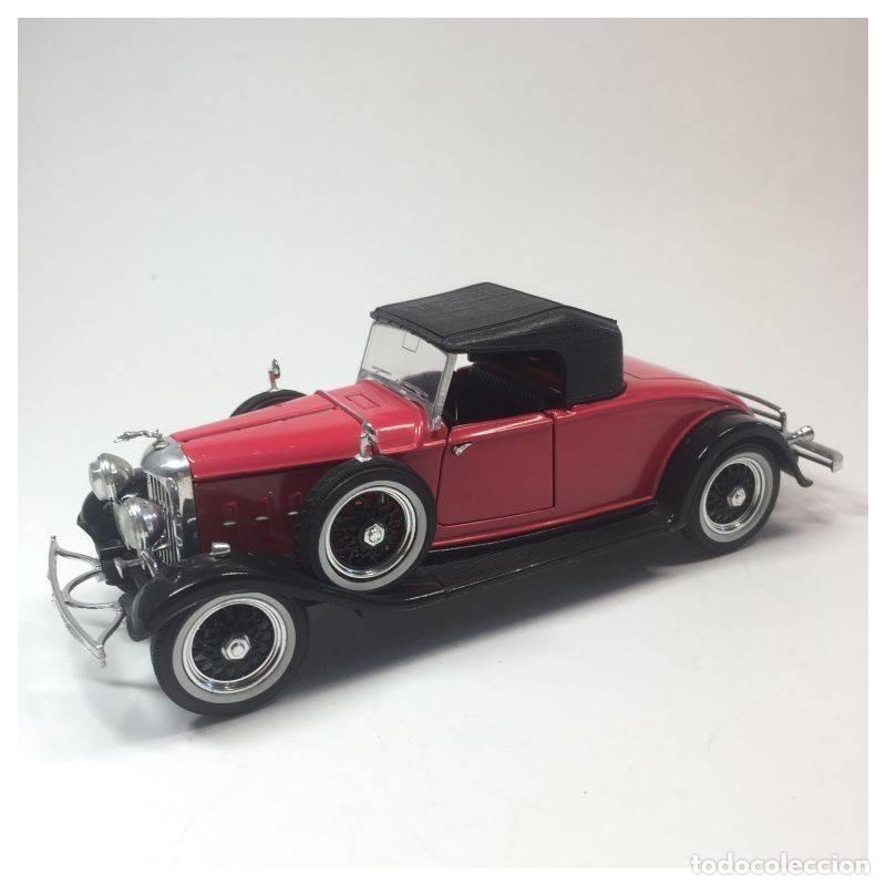 Voitures &agrave; l'&eacute;chelle: 1932 LINCOLN ROADSTER COLOR ROSA Y NEGRO. ARKO 23210-32LNRD. ESCALA 1:32. SIN CAJA (23210-32LNRD)