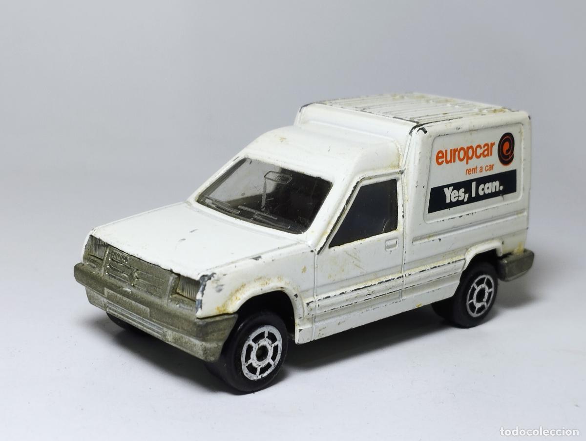 Coches a escala: RENAULT EXPRESS BLANCO EUROPCAR MAJORETTE 1,64 BUENO