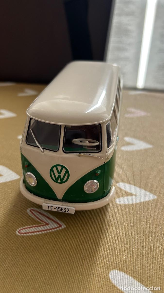 Voitures &agrave; l'&eacute;chelle: Furgoneta Volkswagen T1 cl&aacute;sica miniatura metal 1:24