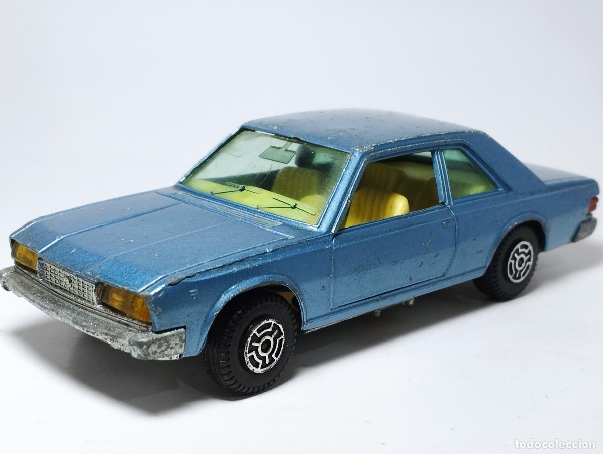 Coches a escala: GUISVAL FIAT 130 AZUL METALIZADO PRIMERA SERIE ESCORP&Igrave;ON 1,37 VERSION CIVIL MUY BUENO