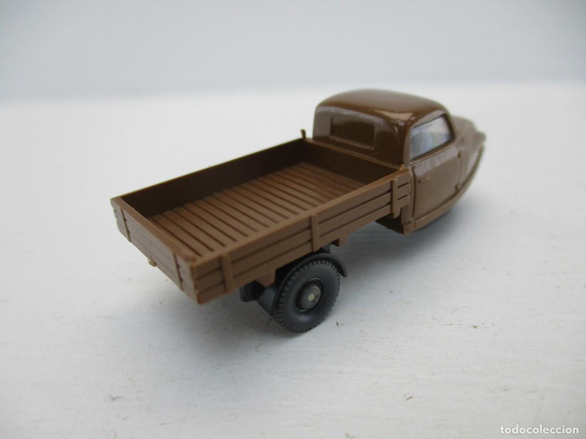 Coches a escala: COCHE ESCALA 1:87 REF B17 - Foto 2