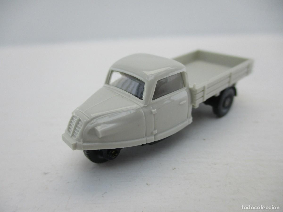 Coches a escala: COCHE ESCALA 1:87 REF B17 - Foto 1