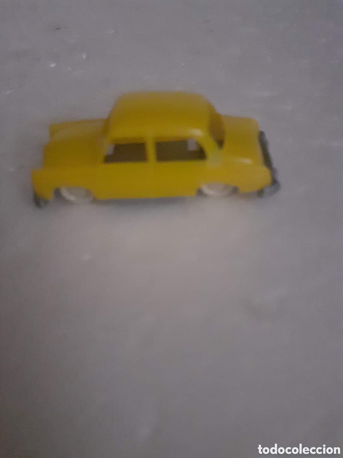 Coches a escala: COCHE FORD PREFECT LA ILUSION TIPO EKO AMARILLO - Foto 1
