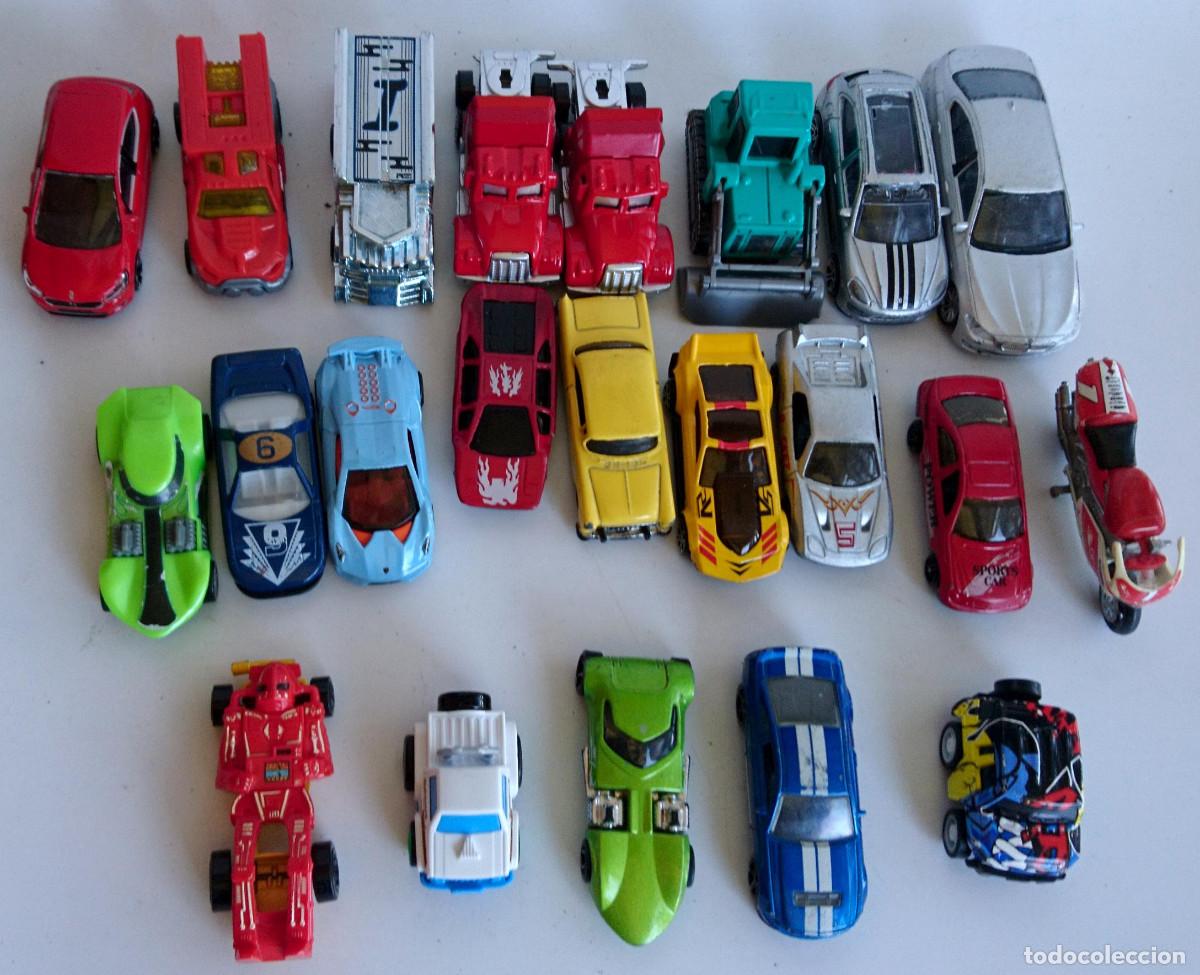 Coches a escala: LOTE DE COCHES DE VARIAS MARCAS Y MATERIALES - Foto 1