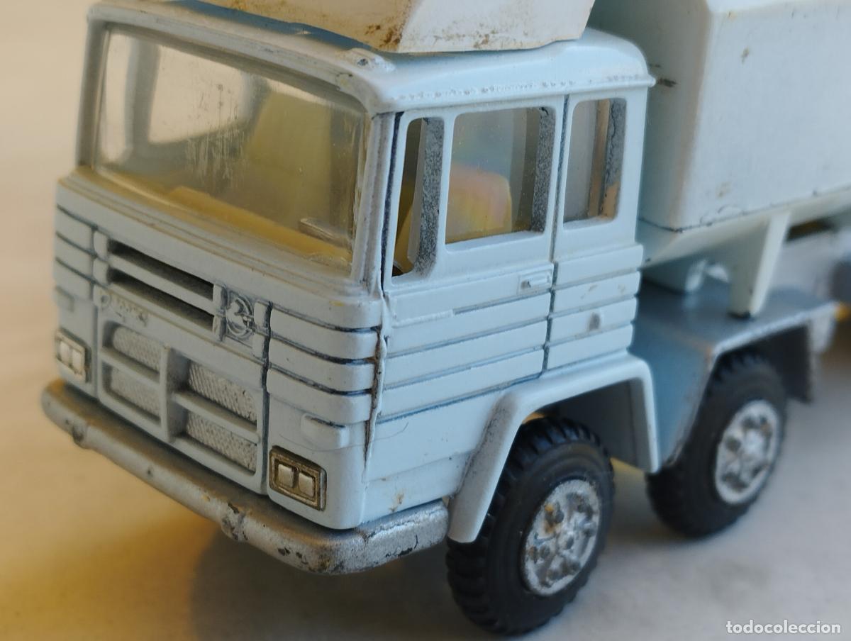 Coches a escala: CAMION PEGASO 1086 CISTERNA CABINA CUADRADA 4 EJES MARCA MIRA 1,64 PRIMERA SERIE RUEDAS DE GOMA