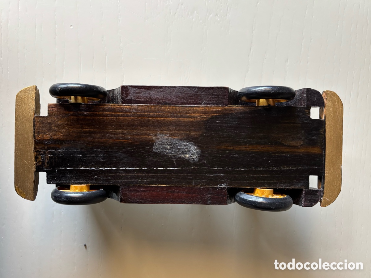 Coches a escala: R&eacute;plica de coche antiguo de madera - Foto 2