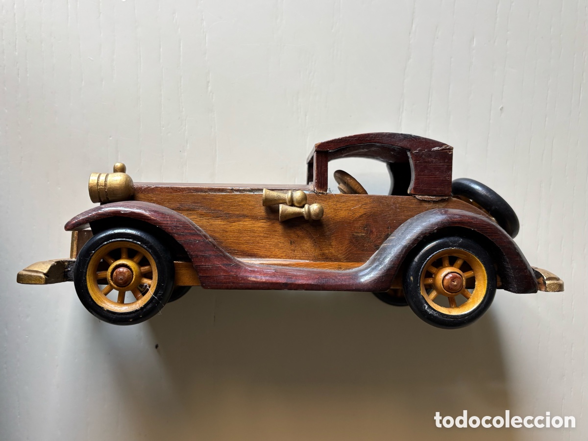 Coches a escala: R&eacute;plica de coche antiguo de madera - Foto 1