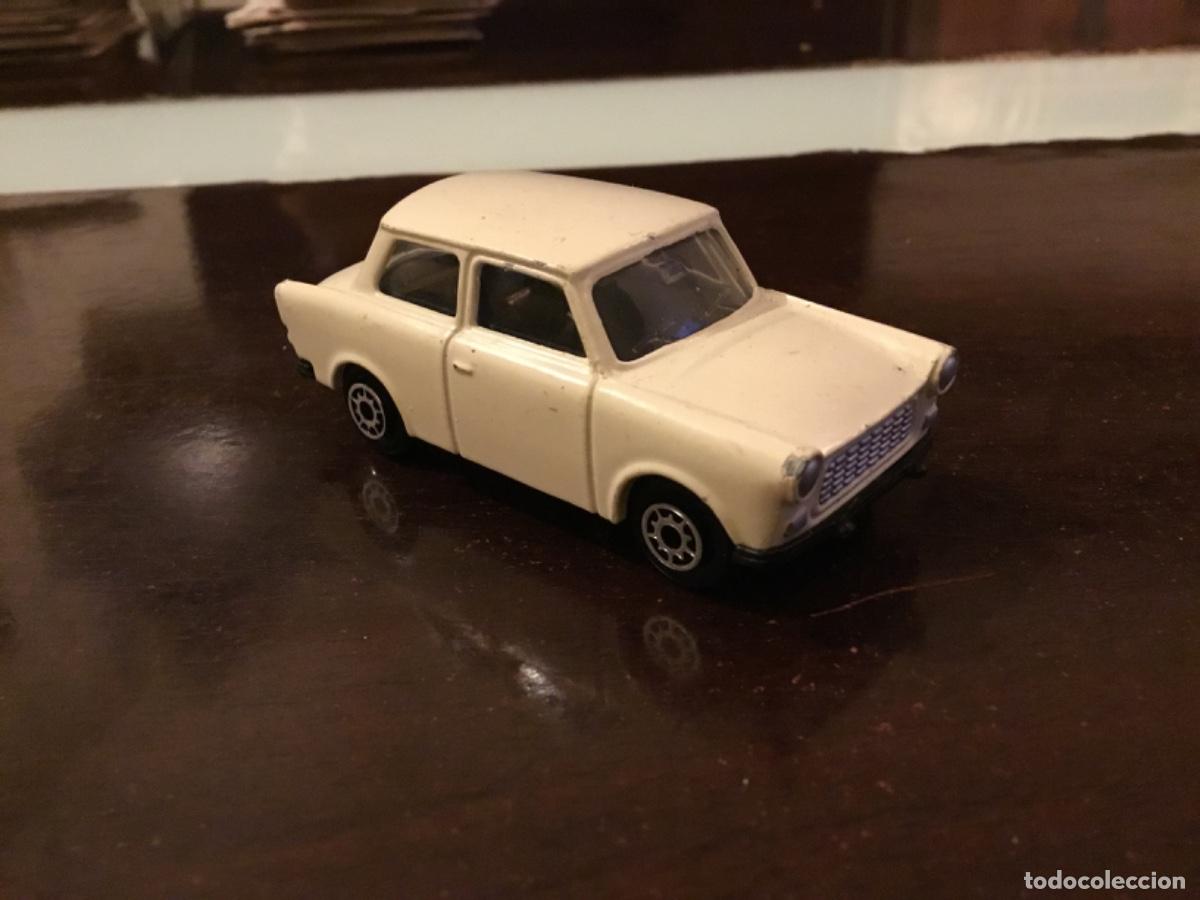 Coches a escala: Coche maisto trabant - Foto 2