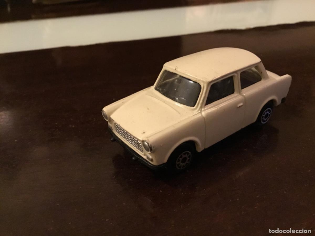 Coches a escala: Coche maisto trabant