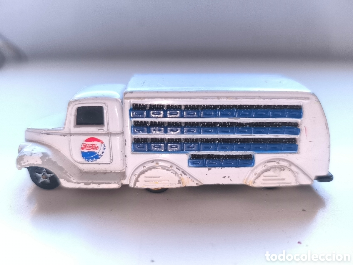 Coches a escala: Cami&oacute;n de reparto Pepsi cola a restaurar