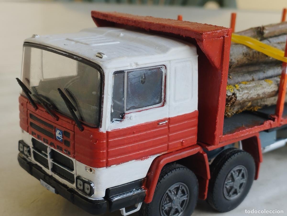 Coches a escala: CAMION PEGASO 1183 3 EJES CABINA CUADRADA TRANSPORTE TRONCOS MADERA DE IXO ALTAYA SALVAT